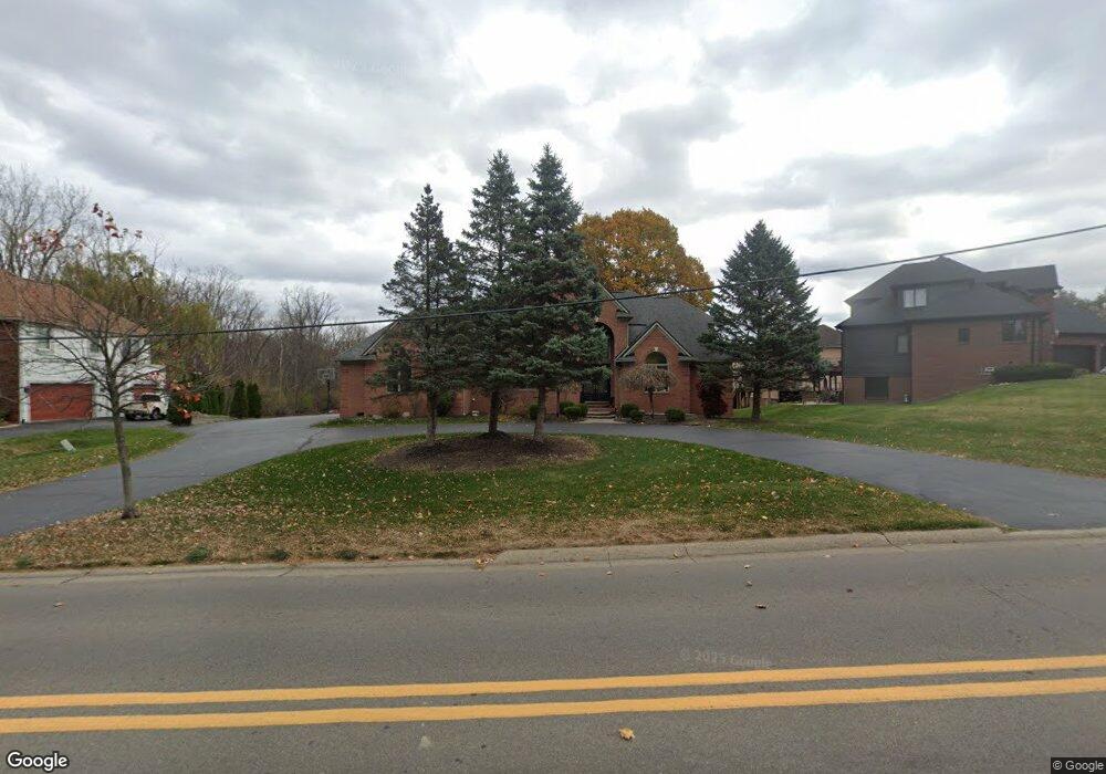 2473 Lochaven Rd, West Bloomfield, MI 48324 - photo 1