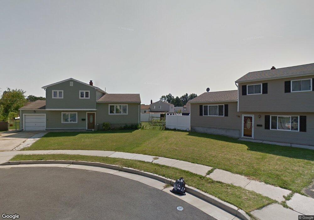 16 Clover Ct, Carteret, NJ 07008 - photo 1