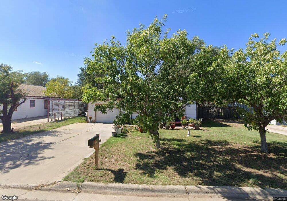 615 Cedar Ave, Dumas, TX 79029 - photo 1