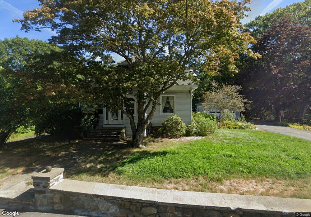 692 Sagamore Ave, Portsmouth, NH 03801 - photo 1