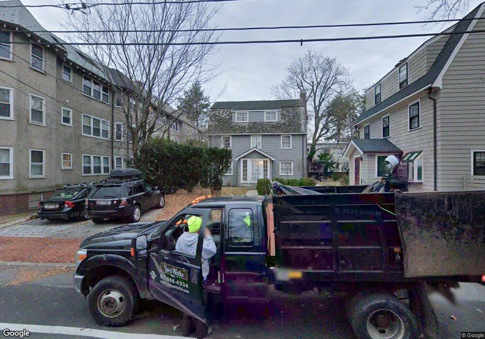 33 Hawthorn St, Cambridge, MA 02138 - photo 1