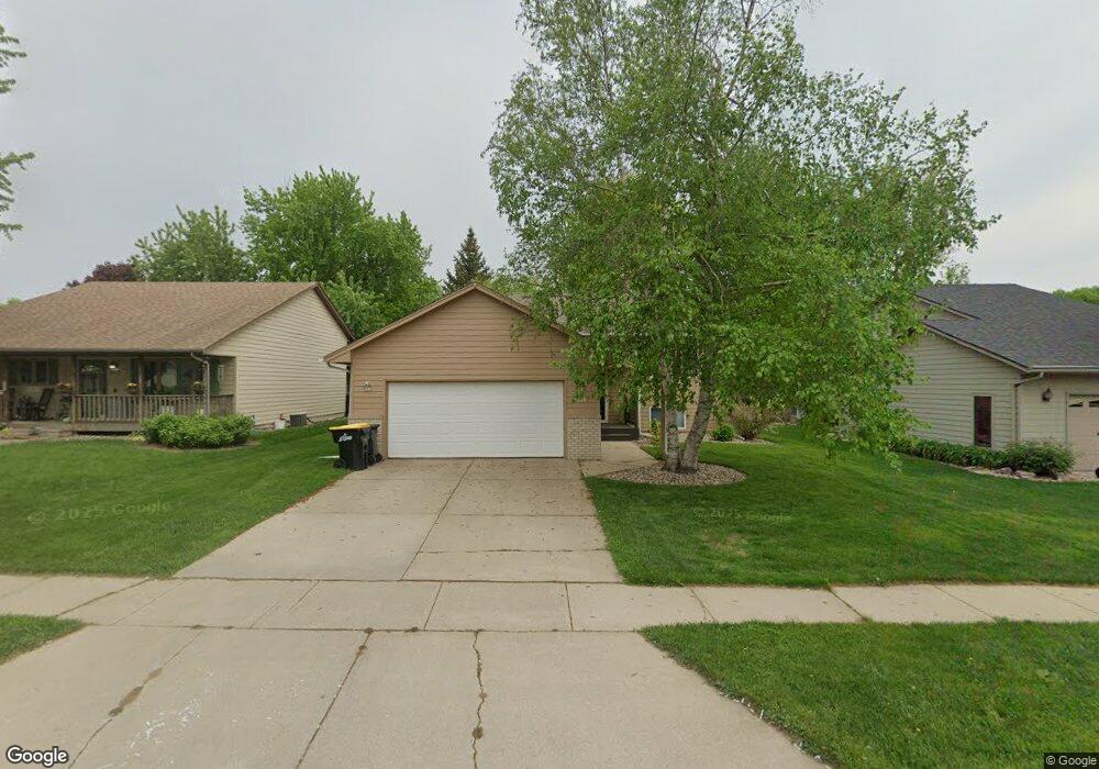 4913 E 36th St, Sioux Falls, SD 57110 - photo 1