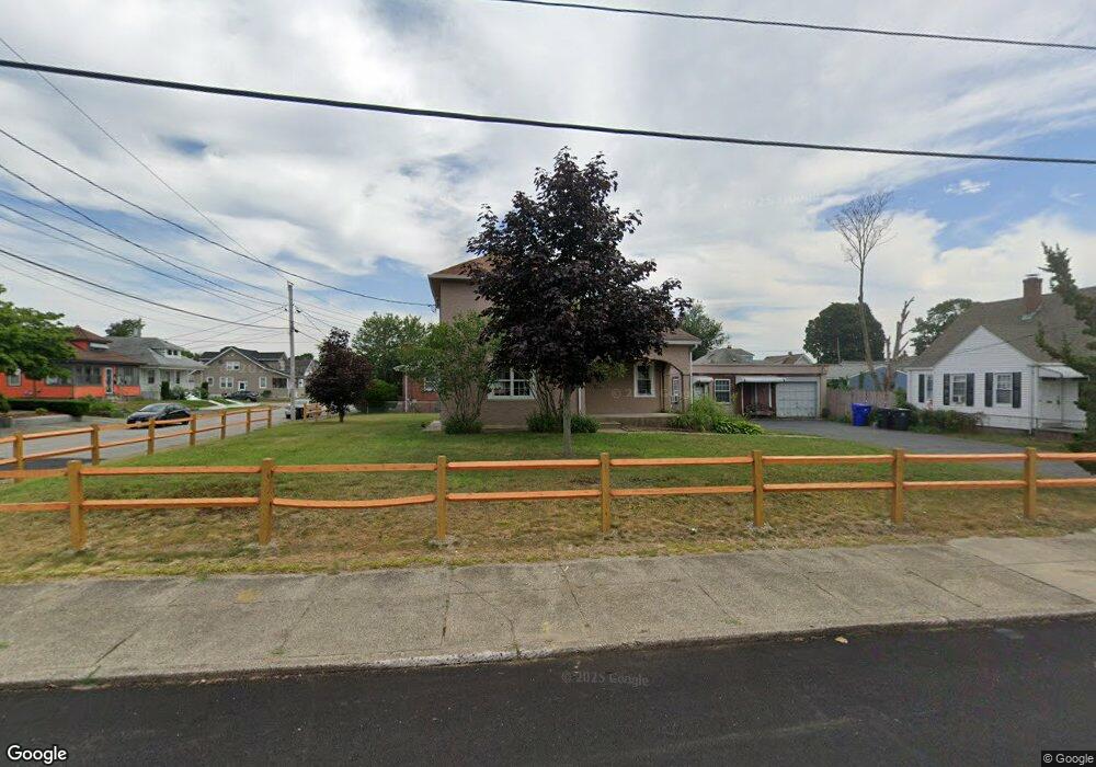 235 Suffolk Ave, Pawtucket, RI 02861 - photo 1