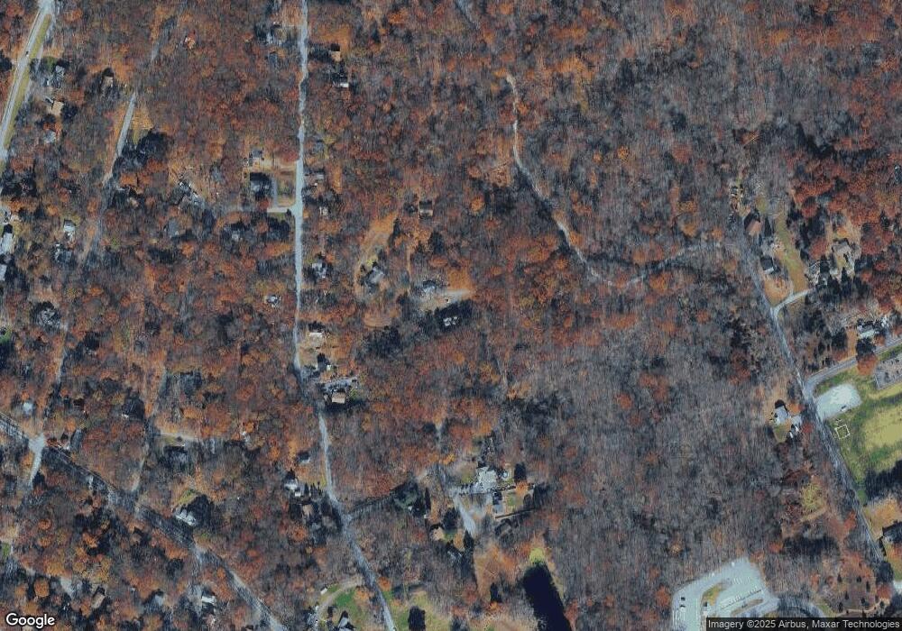 3117 Oakridge Rd, Bushkill, PA 18324 - photo 1