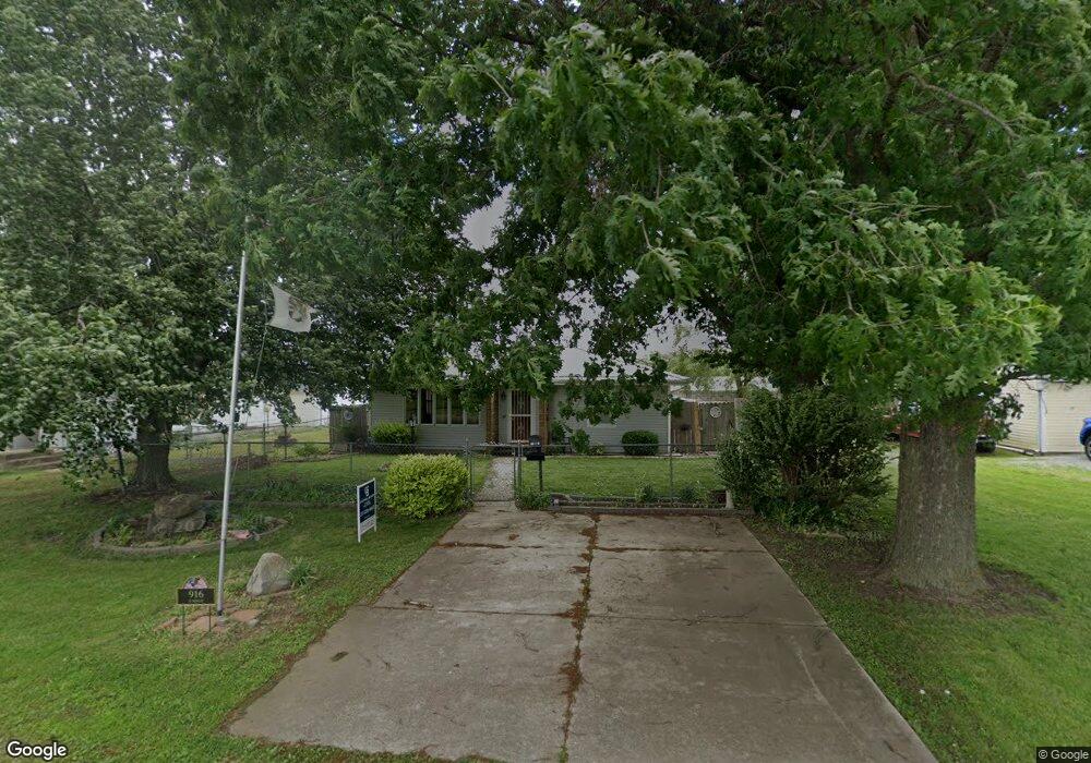 916 N 16th St, Mattoon, IL 61938 - photo 1