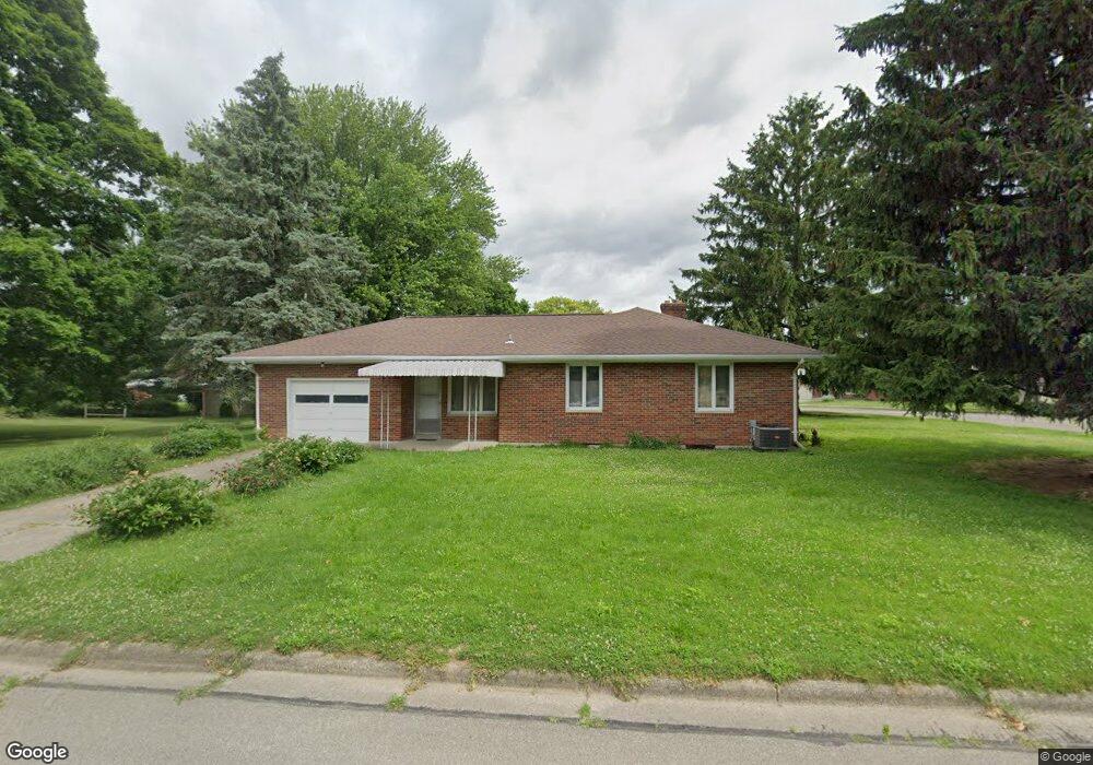 884 Sutton Dr, Xenia, OH 45385 - photo 1