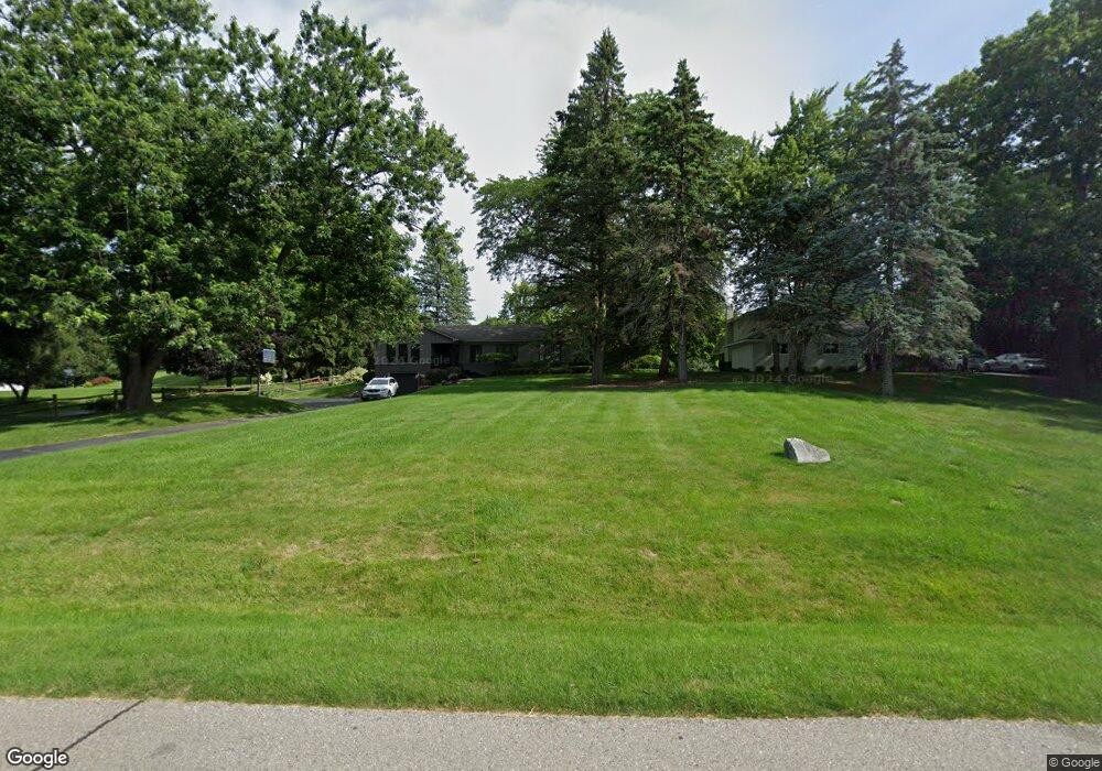 6070 Upper Straits Blvd, West Bloomfield, MI 48324 - photo 1