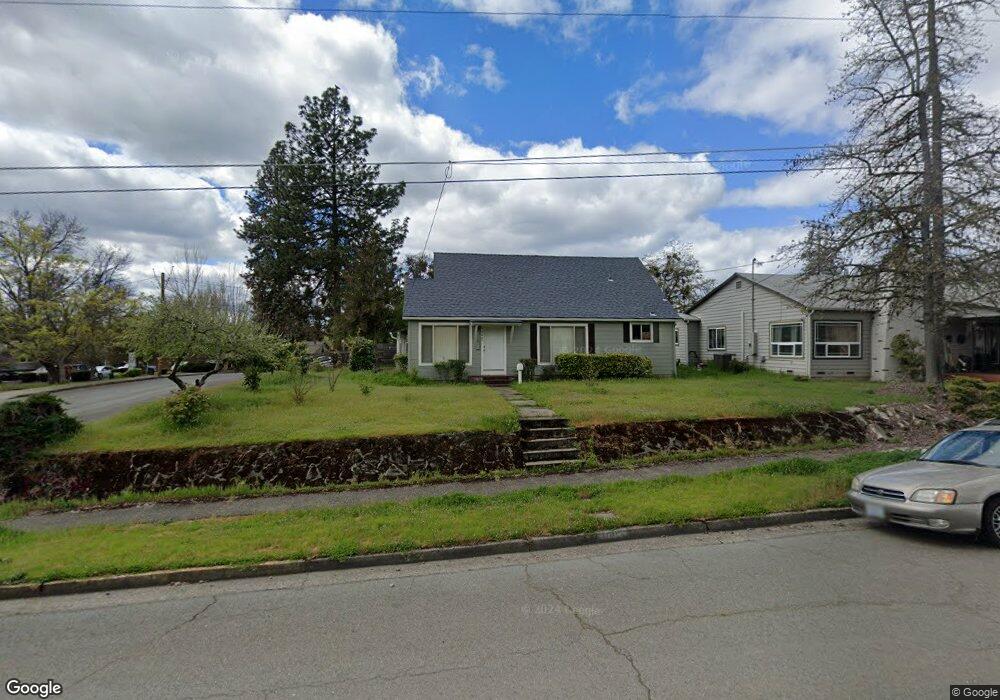 1002 NE 8th St, Grants Pass, OR 97526 - photo 1