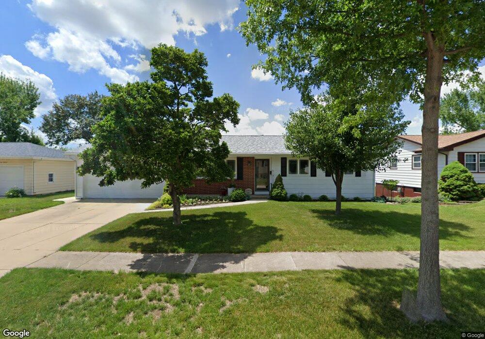 126 32nd St NW, Cedar Rapids, IA 52405 - photo 1
