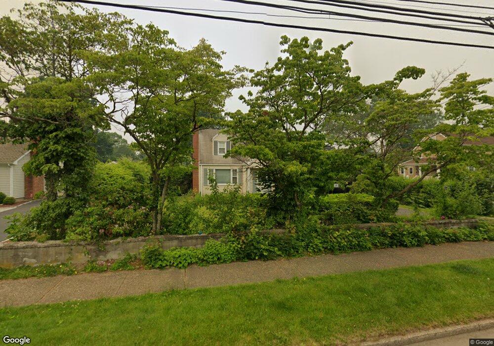 1711 Mill Plain Rd, Fairfield, CT 06824 - photo 1