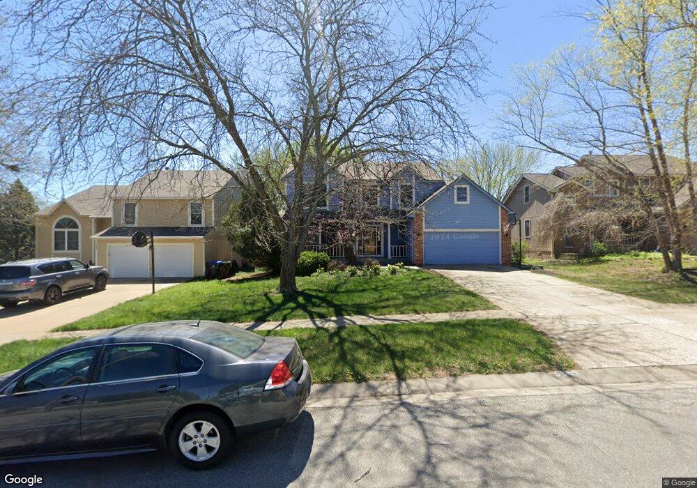 5669 SW 34th St, Topeka, KS 66614 - photo 1