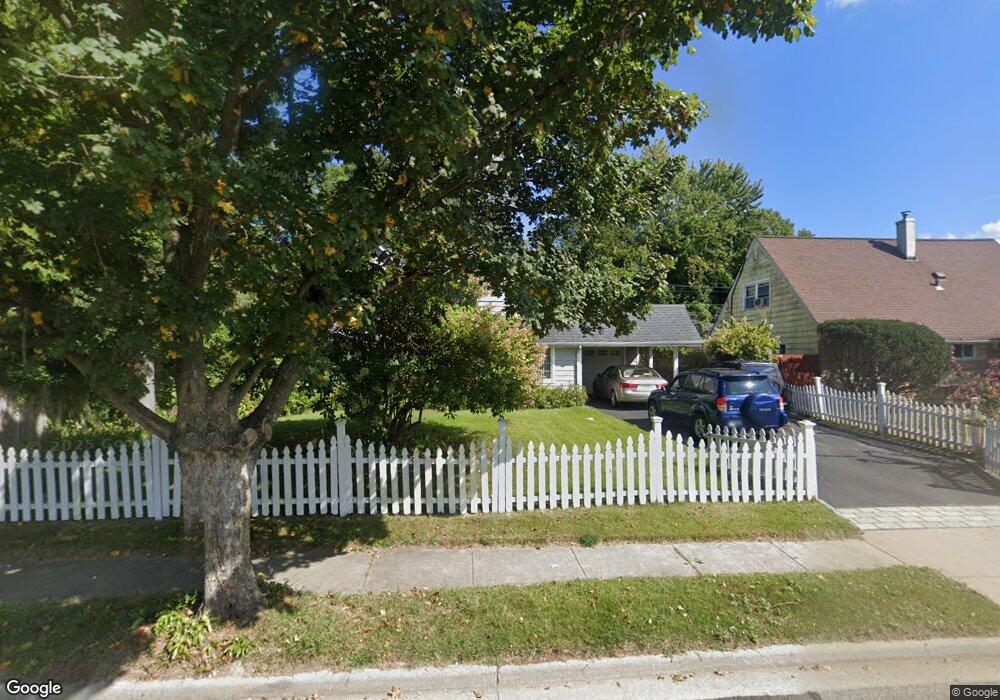 217 Lawrence Ln, Glen Cove, NY 11542 - photo 1