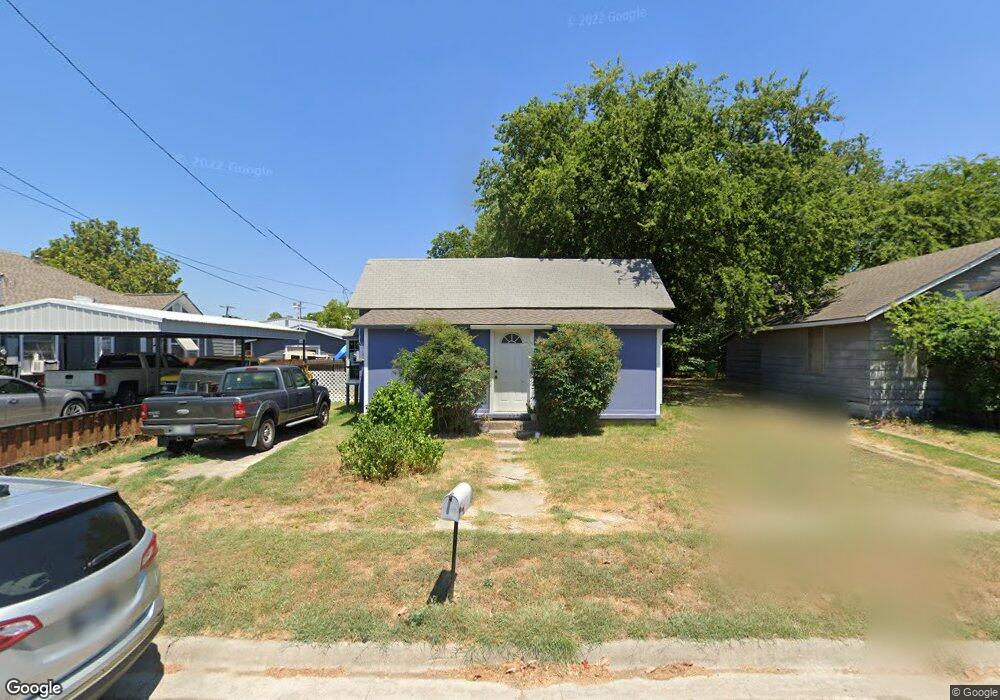 828 N Morris St, Gainesville, TX 76240 - photo 1