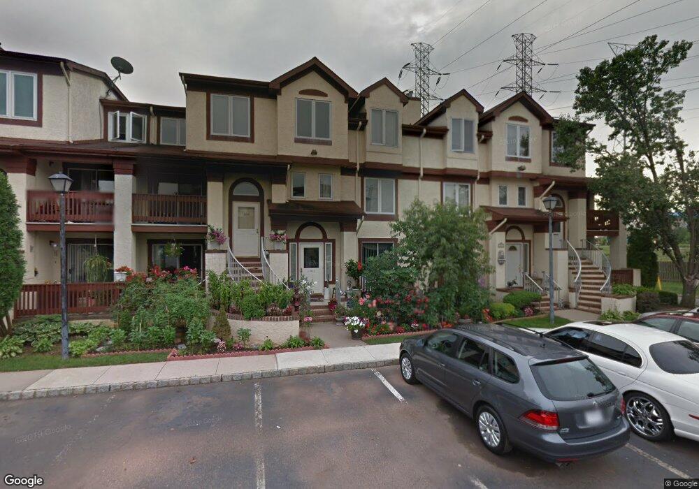 304 Michaels Ct, Woodbridge, NJ 07095 - photo 1