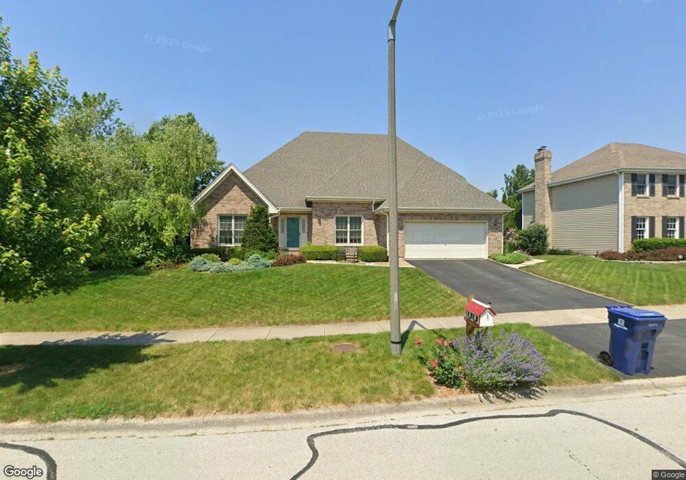 1427 Canyon Run Rd, Naperville, IL 60565 - photo 1