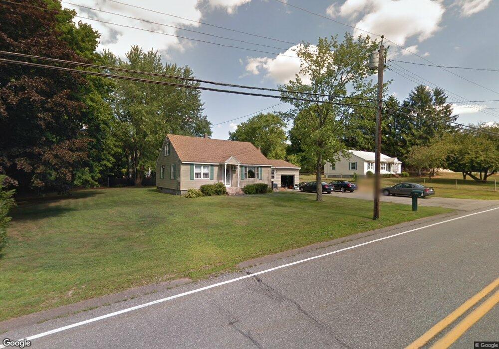 569 Hildreth St, Dracut, MA 01826 - photo 1