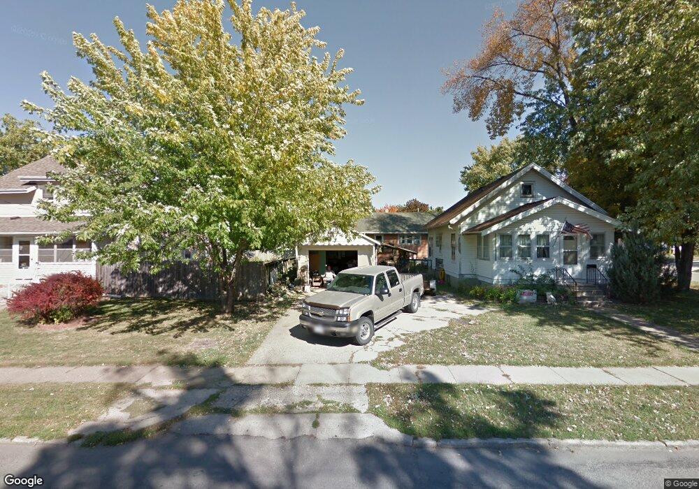 916 N 4th Ave E, Newton, IA 50208 - photo 1