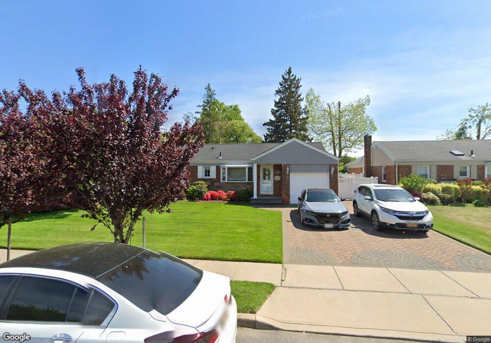 709 Willow Rd, Franklin Square, NY 11010 - photo 1