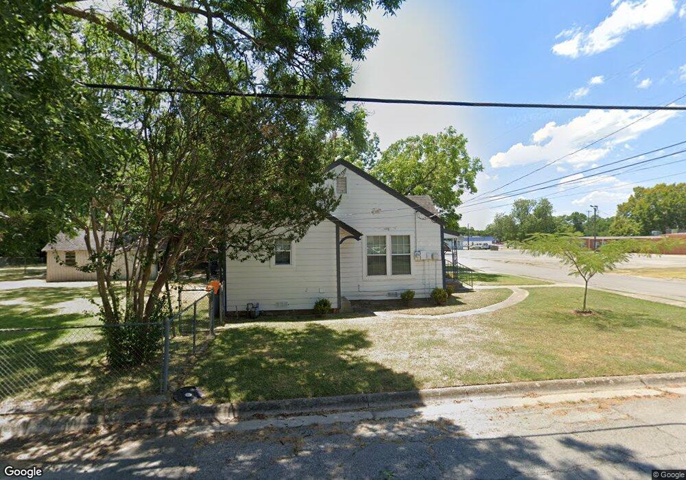 630 N Clements St, Gainesville, TX 76240 - photo 1