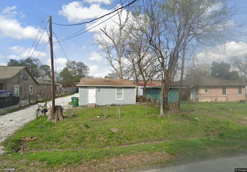 923 De Boll St, Houston, TX 77022 - photo 1