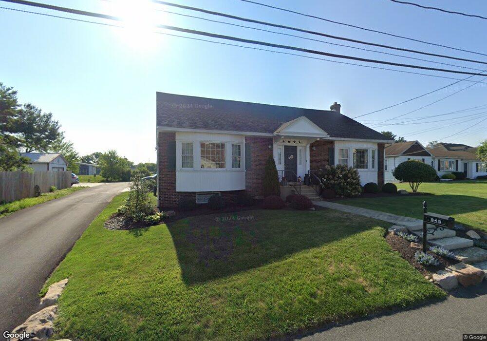 949 Brookside Rd, Allentown, PA 18106 - photo 1