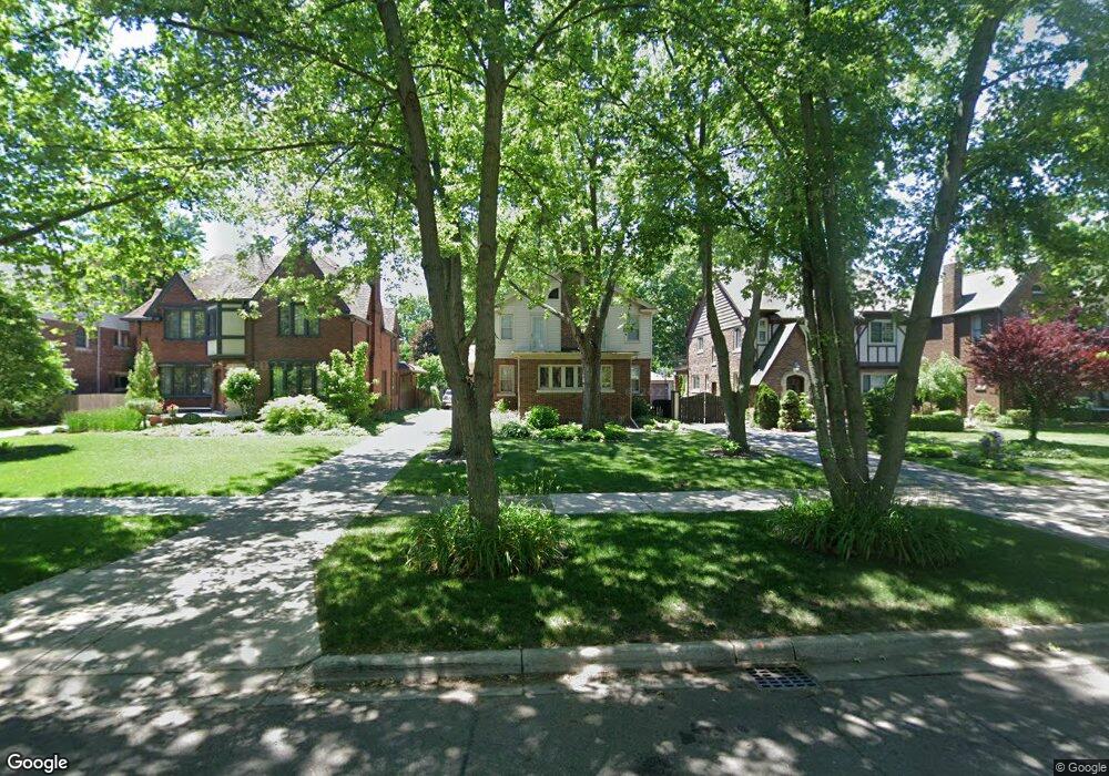 739 Washington Rd, Grosse Pointe, MI 48230 - photo 1