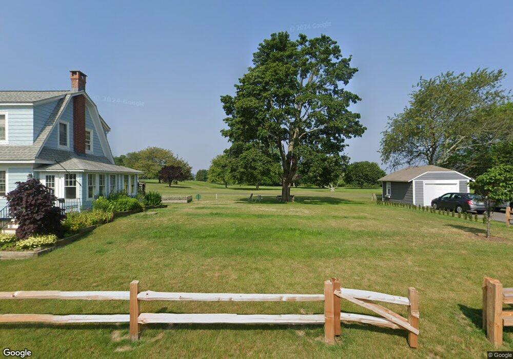 8 Attleboro Ave, Portsmouth, RI 02871 - photo 1