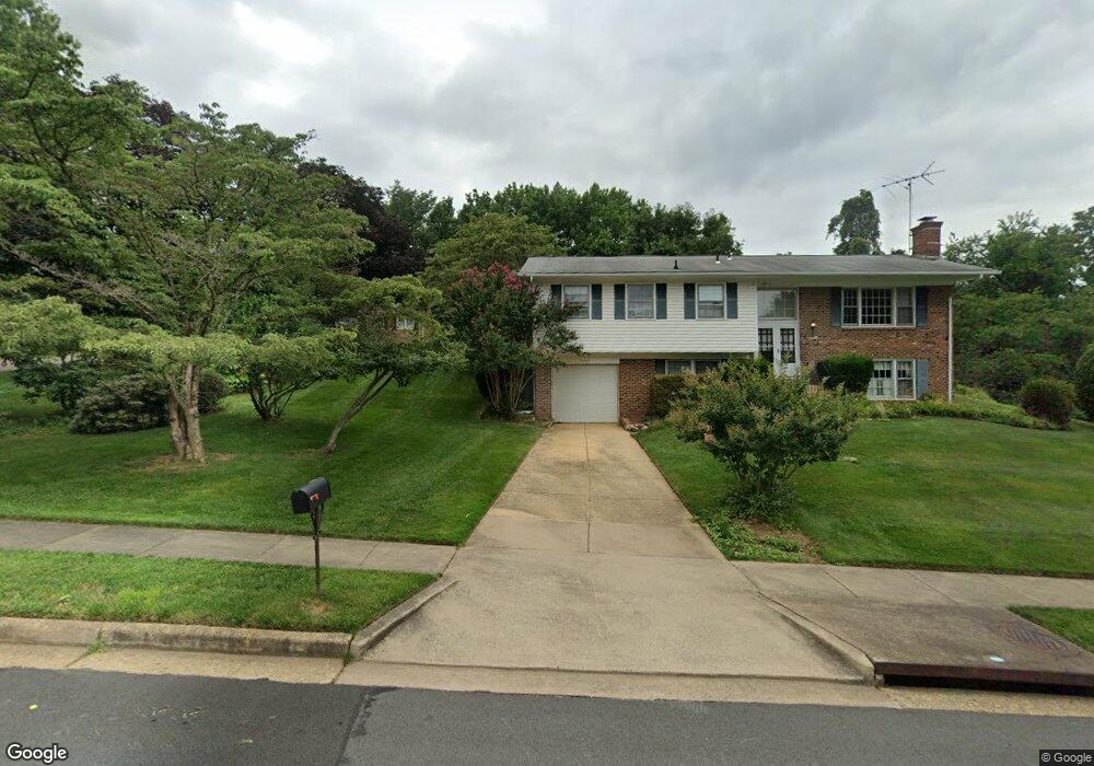 9719 Counsellor Dr, Vienna, VA 22181 - photo 1