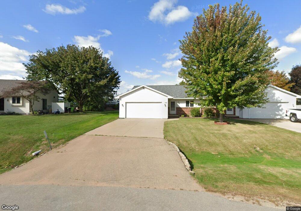 N9653 Emerald Ln, Appleton, WI 54915 - photo 1
