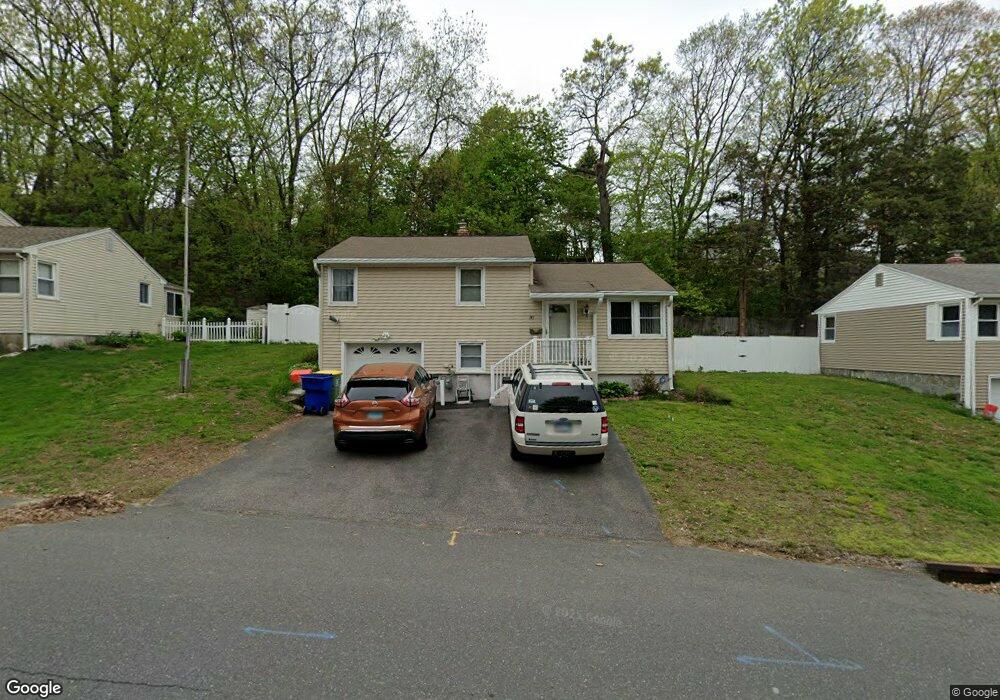 76 Longmeadow Dr, Waterbury, CT 06706 - photo 1