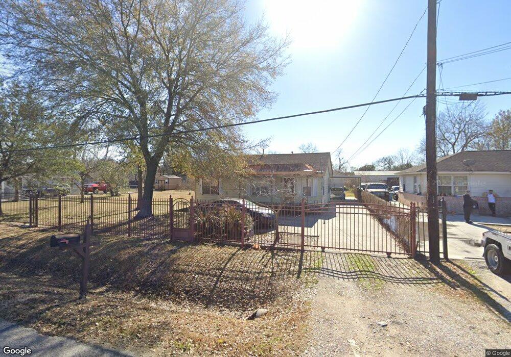 4310 Downs Ln, Houston, TX 77093 - photo 1