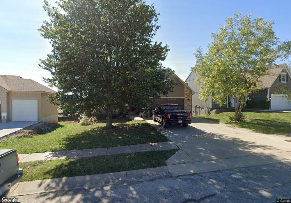 313 Mulberry Dr, Raymore, MO 64083 - photo 1