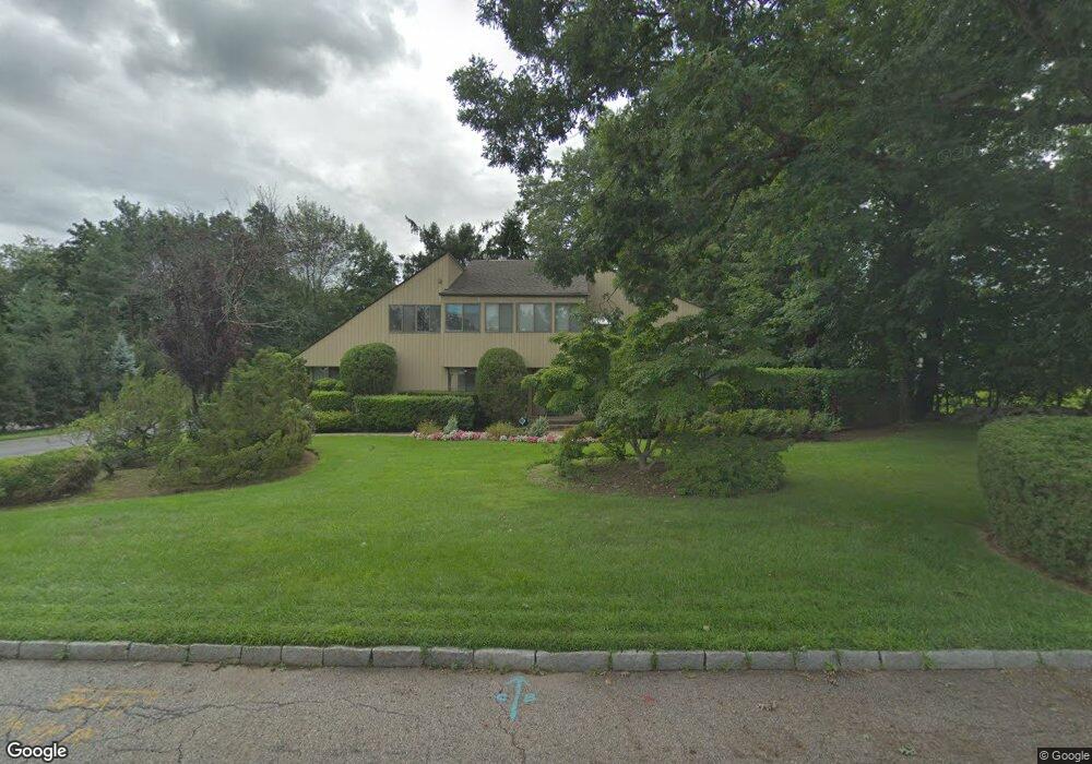 11 Pheasant Run, Scarsdale, NY 10583 - photo 1