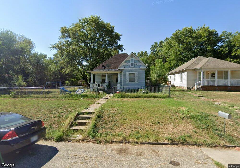 1512 Gabriel Ave, Parsons, KS 67357 - photo 1