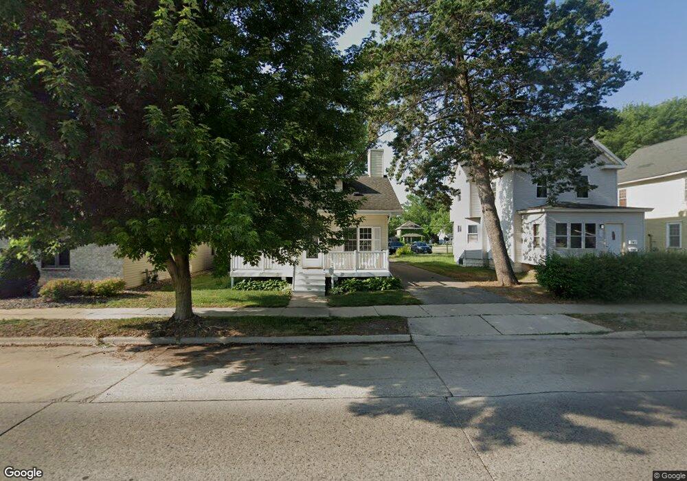 703 W Oakland Ave, Austin, MN 55912 - photo 1