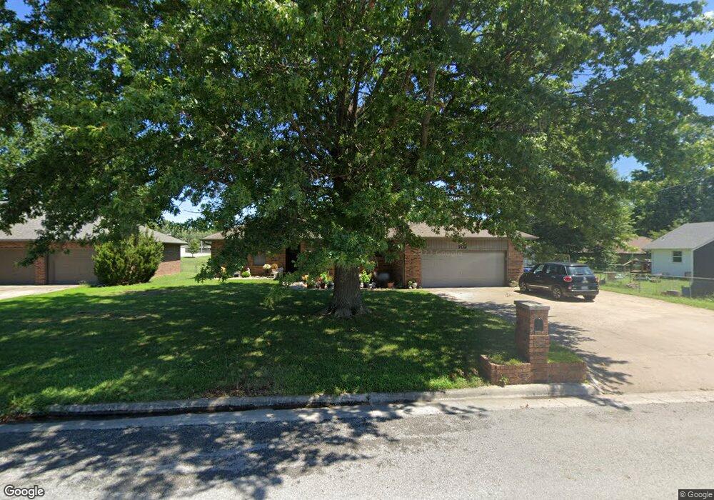 702 N Fairway Ave, Nixa, MO 65714 - photo 1