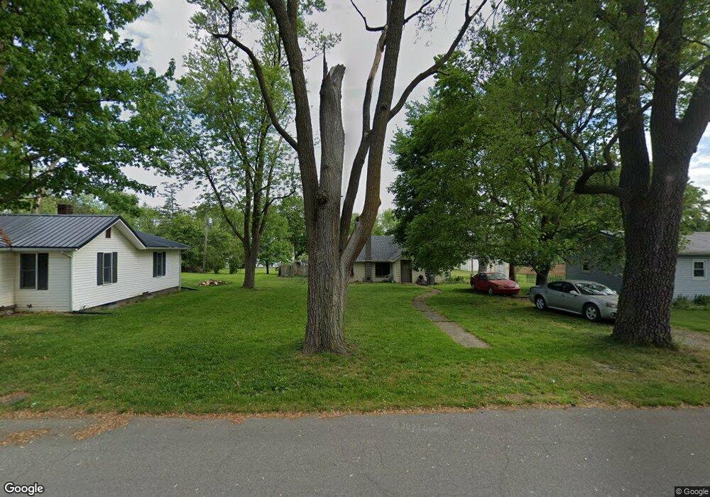 902 W Walnut St, Nappanee, IN 46550 - photo 1