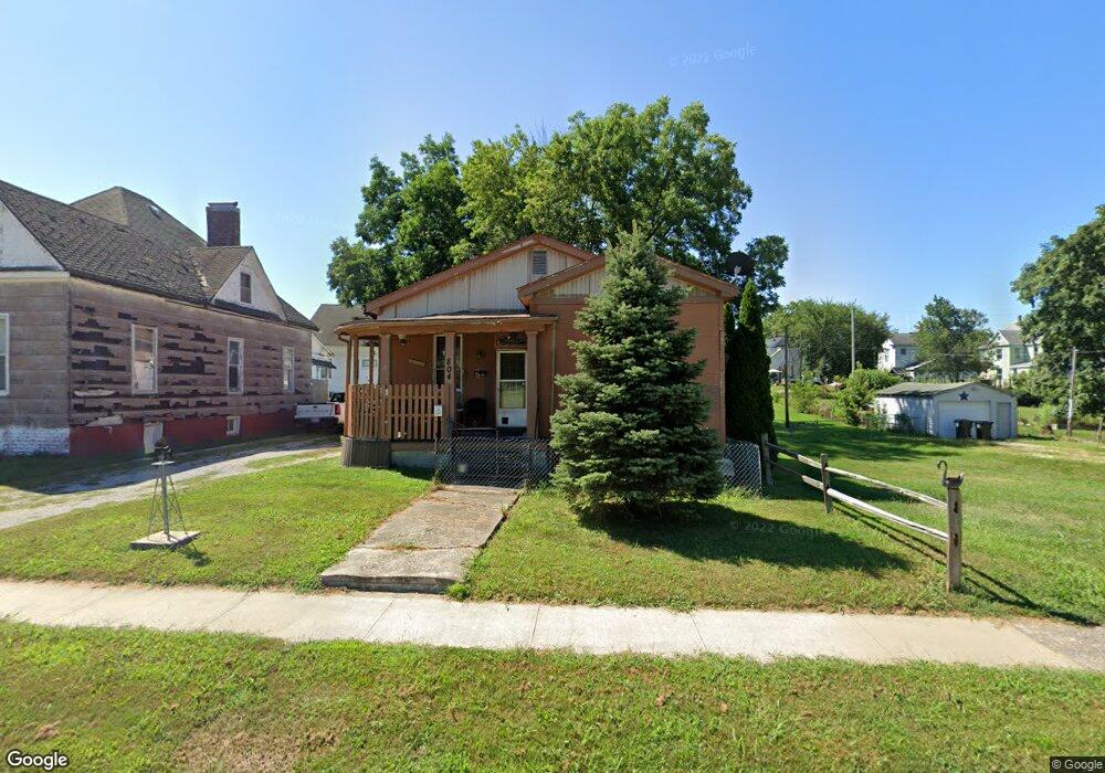 804 W End Place, Moberly, MO 65270 - photo 1