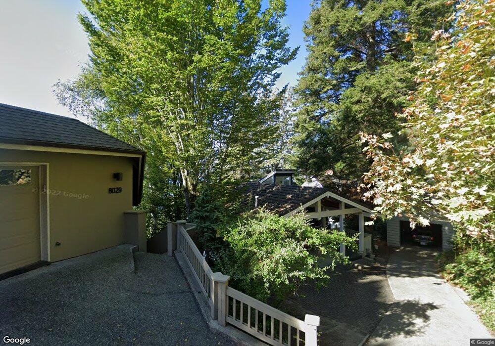 8027 W Mercer Way, Mercer Island, WA 98040 - photo 1