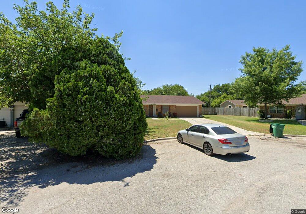 907 Dover Cir, Gainesville, TX 76240 - photo 1