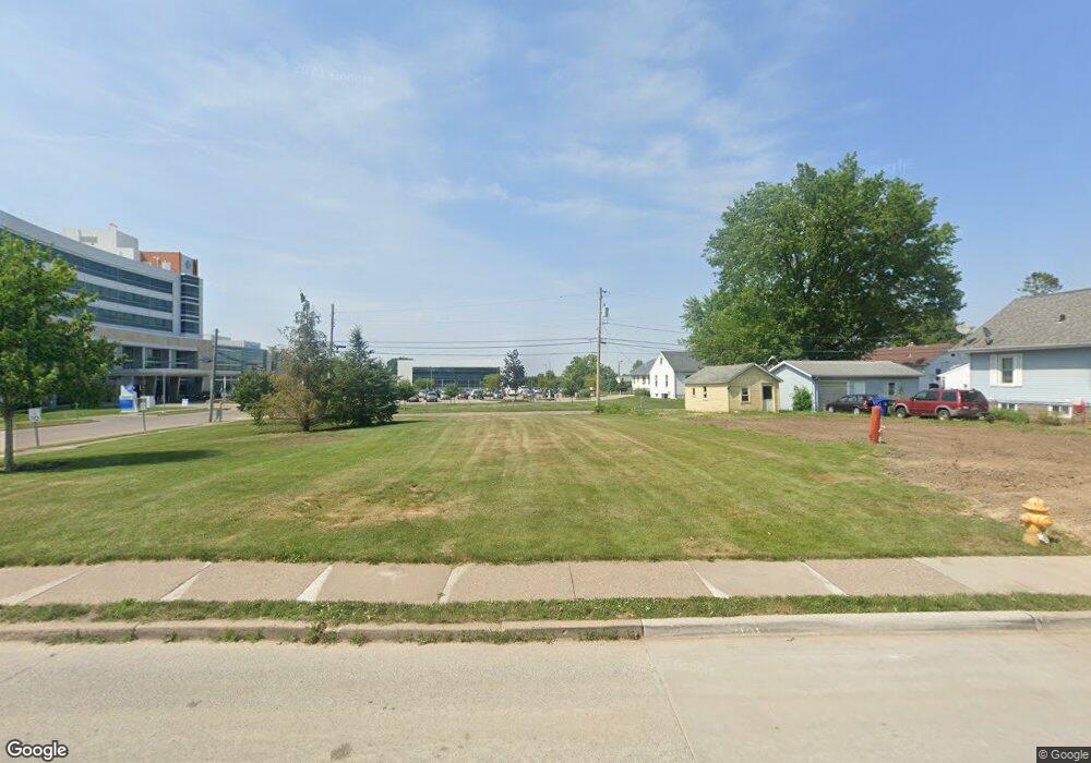 1322 E High St, Davenport, IA 52803 - photo 1