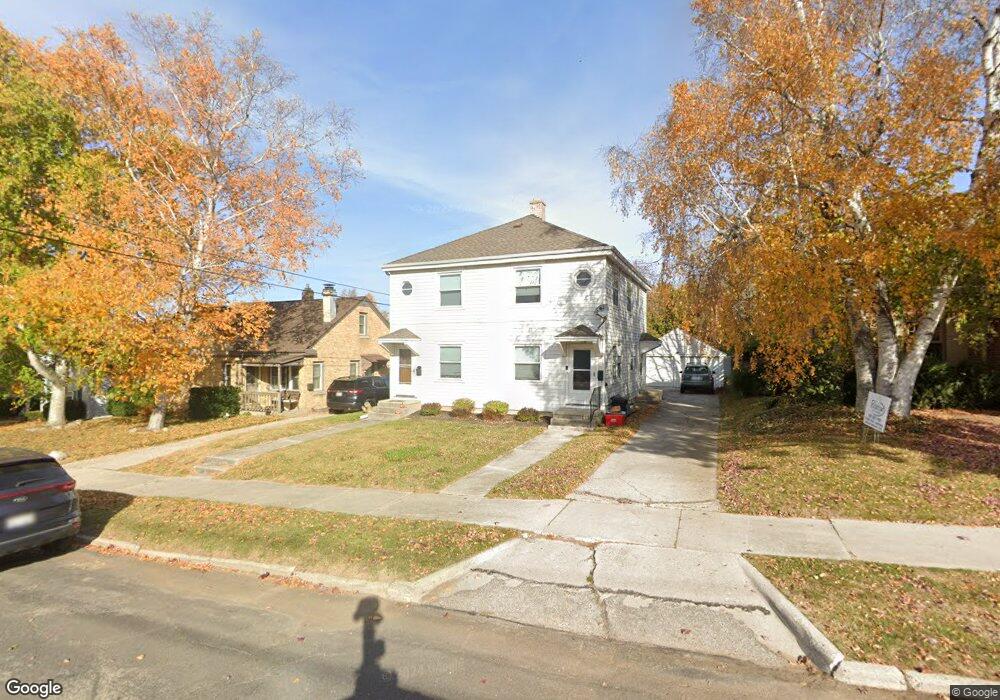 1010 Pine St, Manitowoc, WI 54220 - photo 1