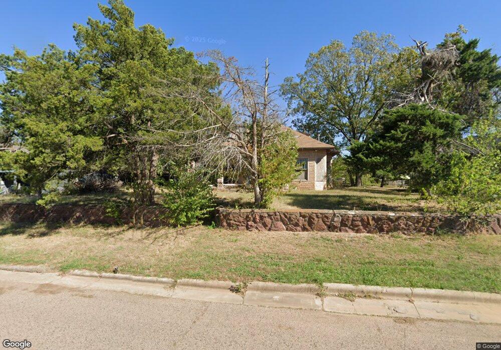 915 N Louisa Ave, Shawnee, OK 74801 - photo 1