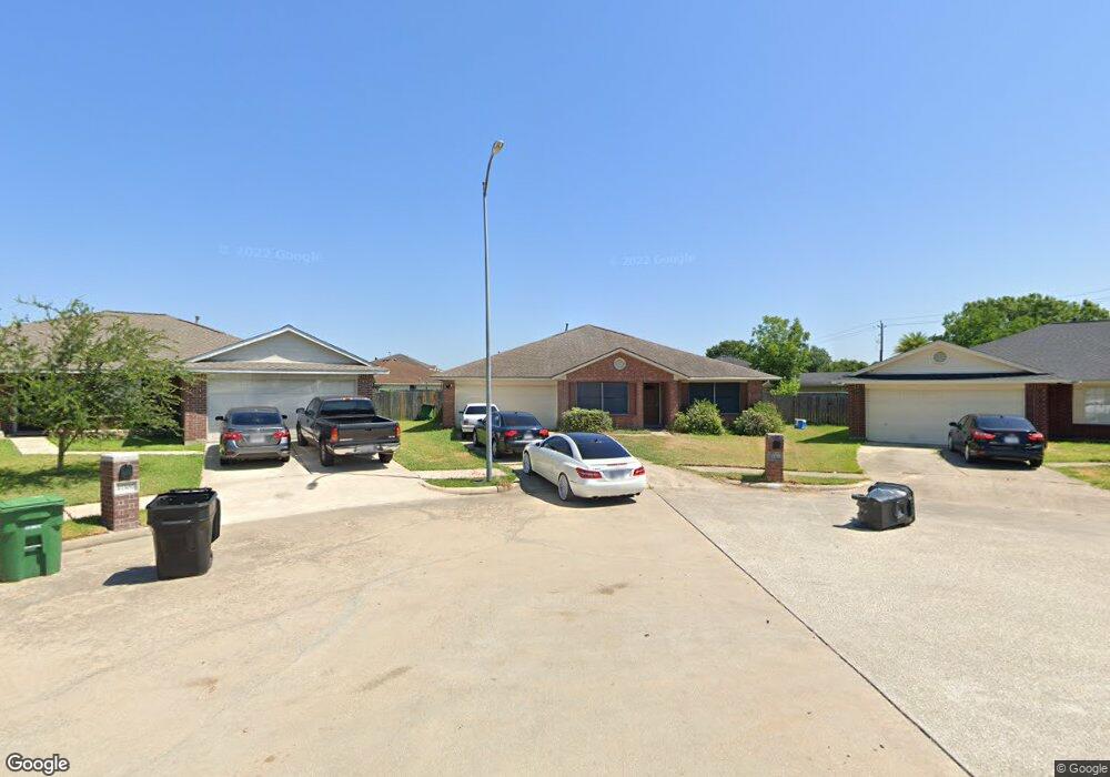 11102 Malden Dr, Houston, TX 77075 - photo 1