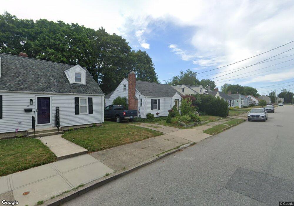 57 Edgemere Rd, Pawtucket, RI 02861 - photo 1