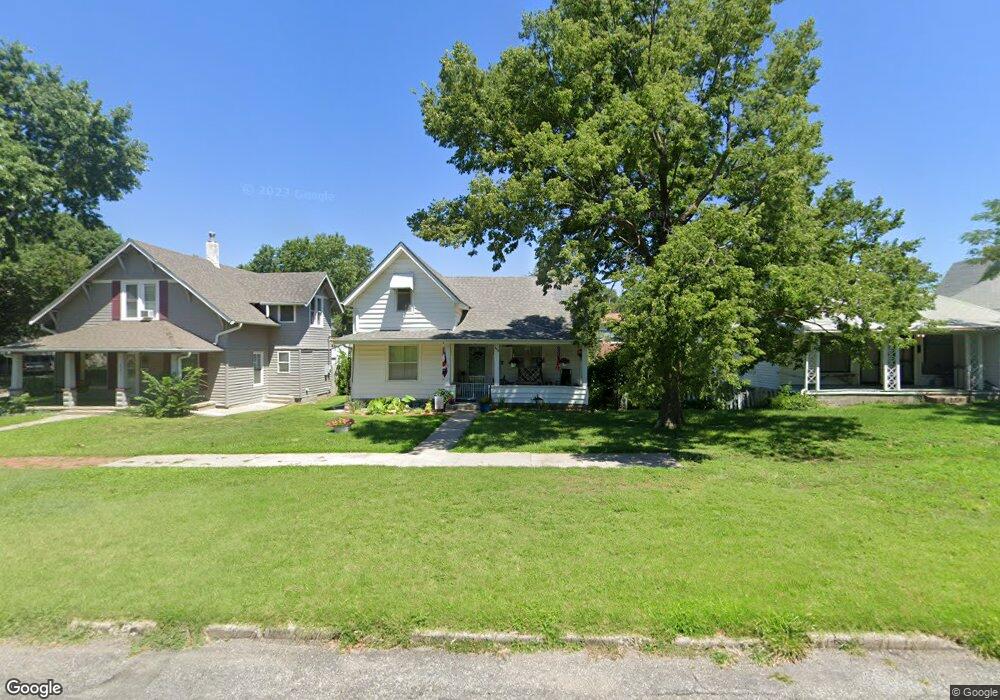 527 W 7th St, Concordia, KS 66901 - photo 1