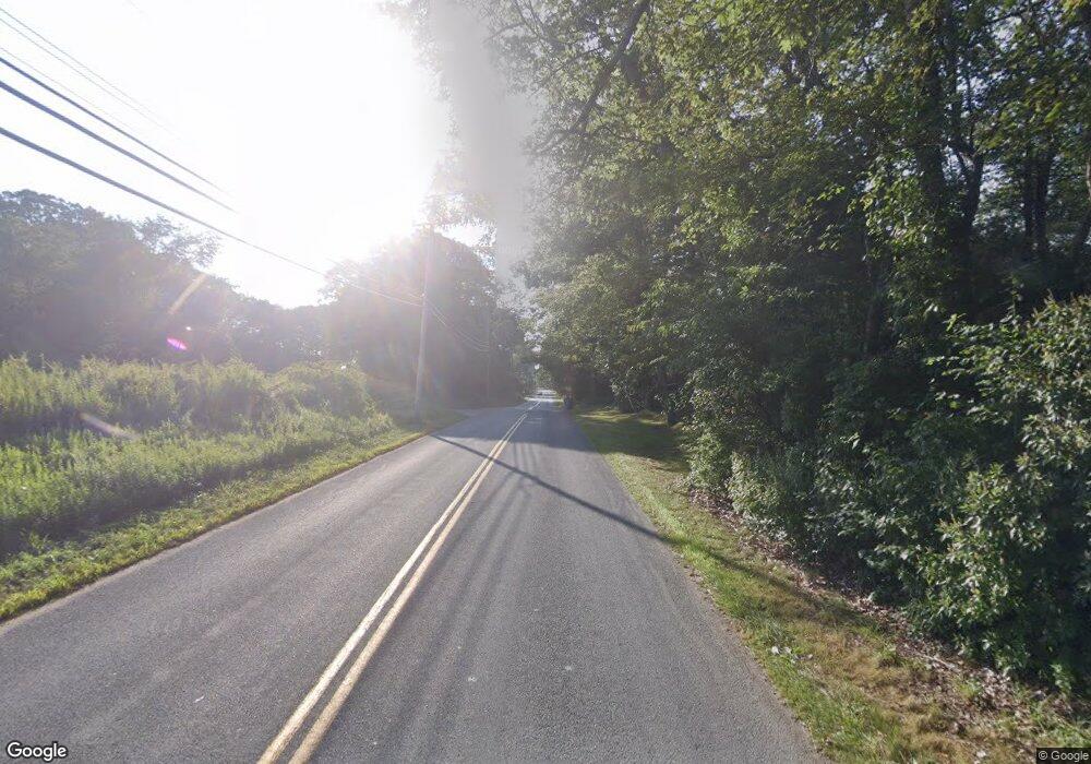 131 Tuckertown Rd, South Kingstown, RI 02879 - photo 1