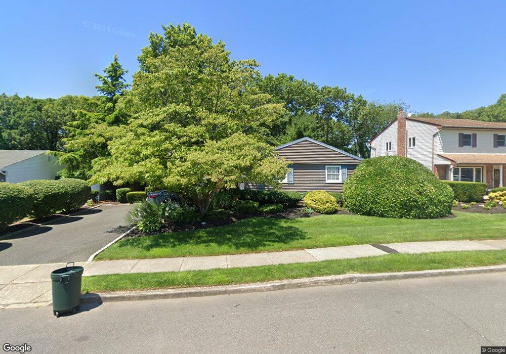 48 Flintridge Dr, Holbrook, NY 11741 - photo 1