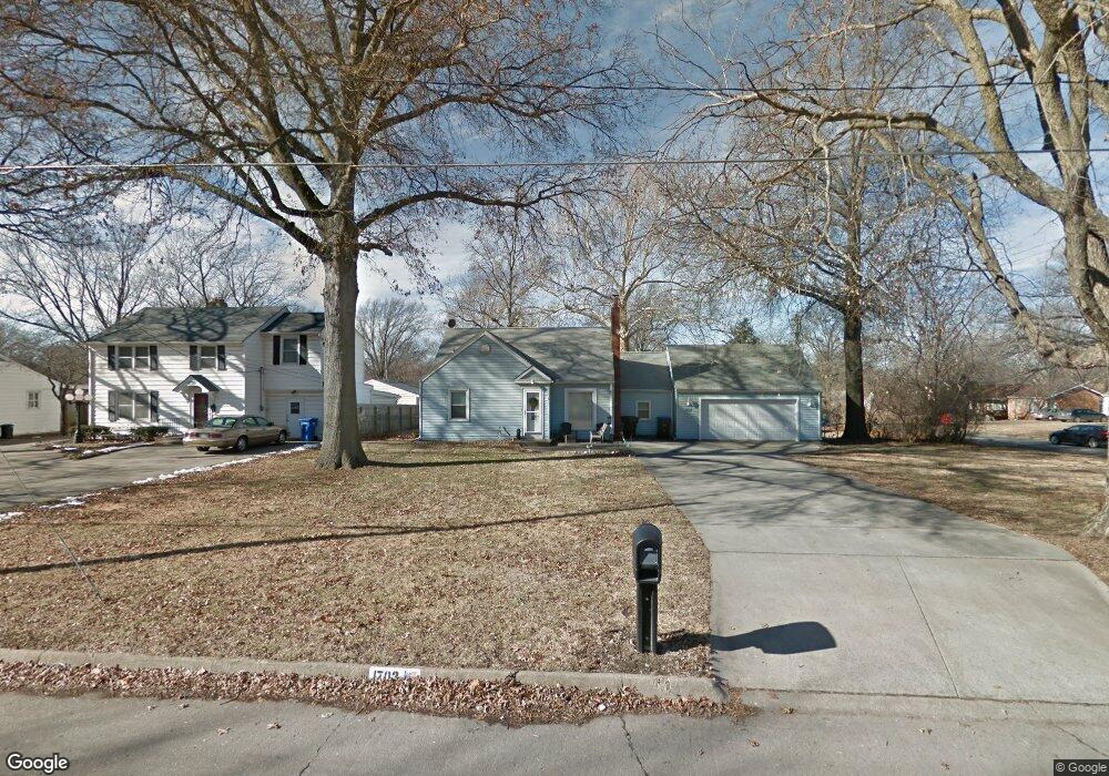 1703 SW Seabrook Ave, Topeka, KS 66604 - photo 1