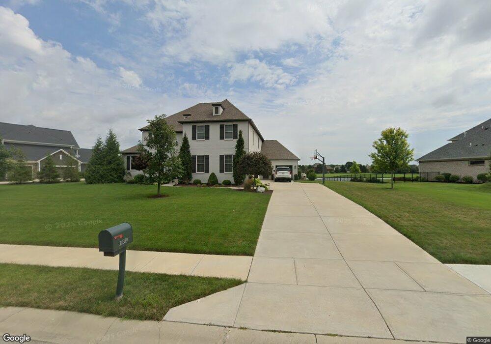 11339 Hawthorn Ridge W, Fishers, IN 46037 - photo 1